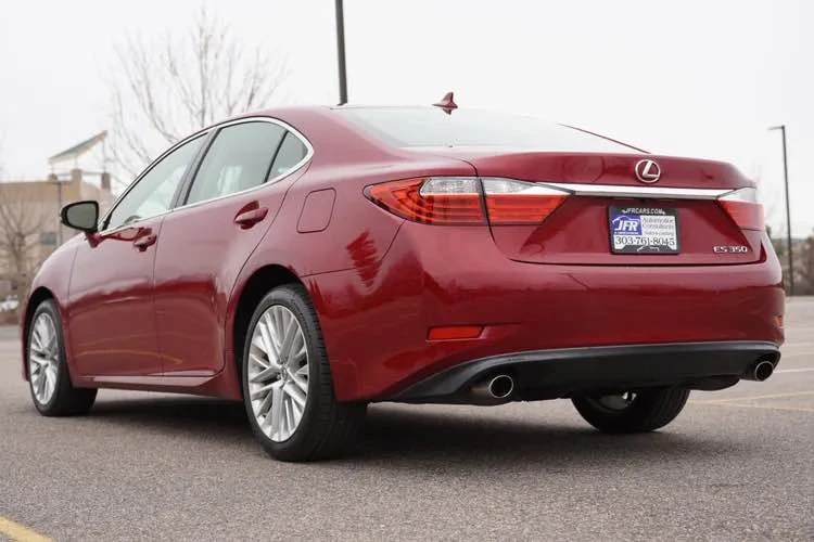 2014 Lexus ES 6th Gen - Image 7 of 16