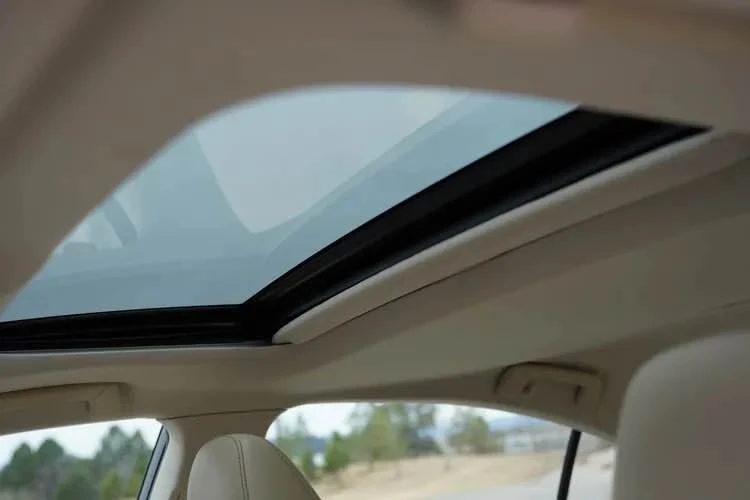 2014 Lexus ES 6th Gen - Image 15 of 16