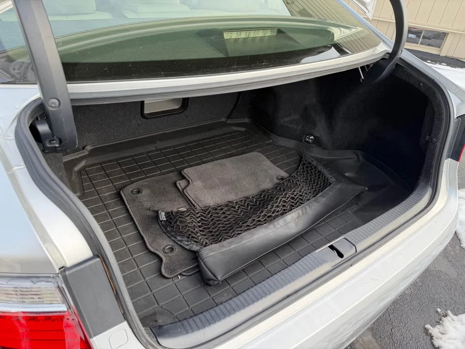 2014 Lexus ES 6th Gen - Image 10 of 14