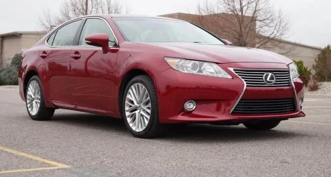 2014 Lexus ES 6th Gen - Image 2 of 16