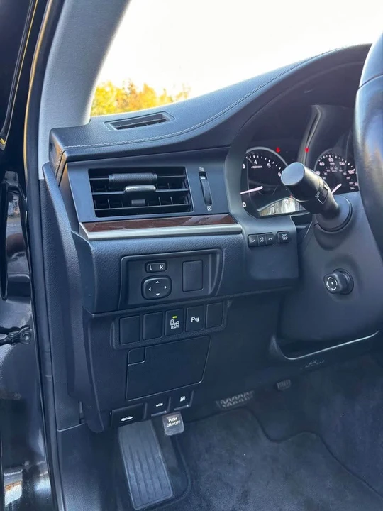 2014 Lexus ES 6th Gen - Image 17 of 17
