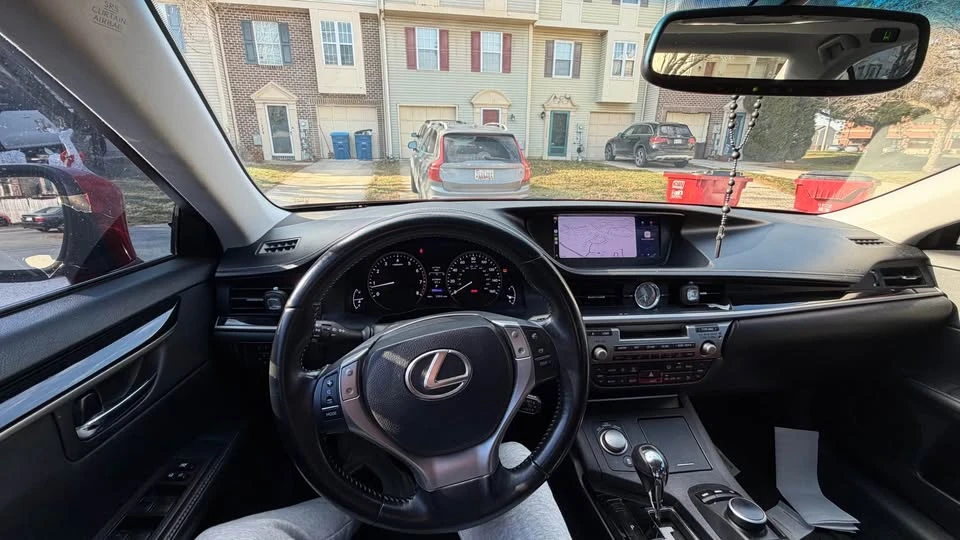 2014 Lexus ES 6th Gen - Image 8 of 8