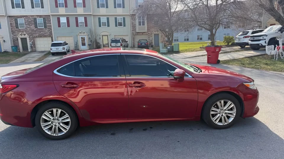 2014 Lexus ES 6th Gen - Image 3 of 8