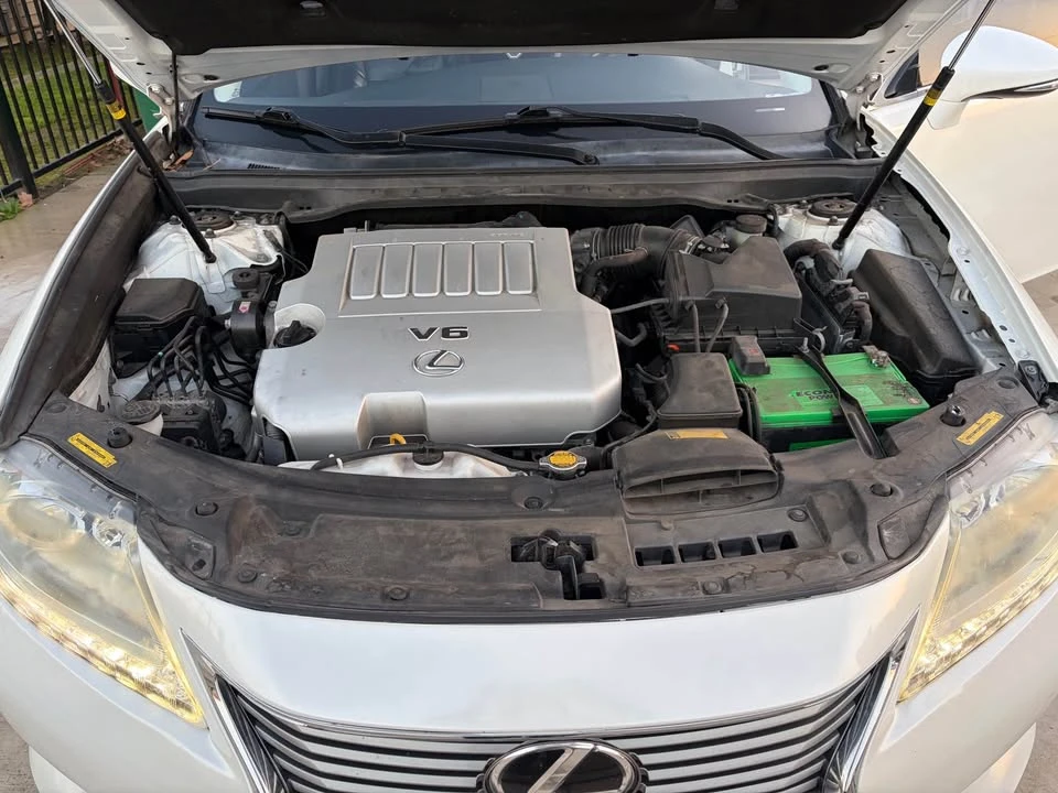 2014 Lexus ES 6th Gen - Image 10 of 10