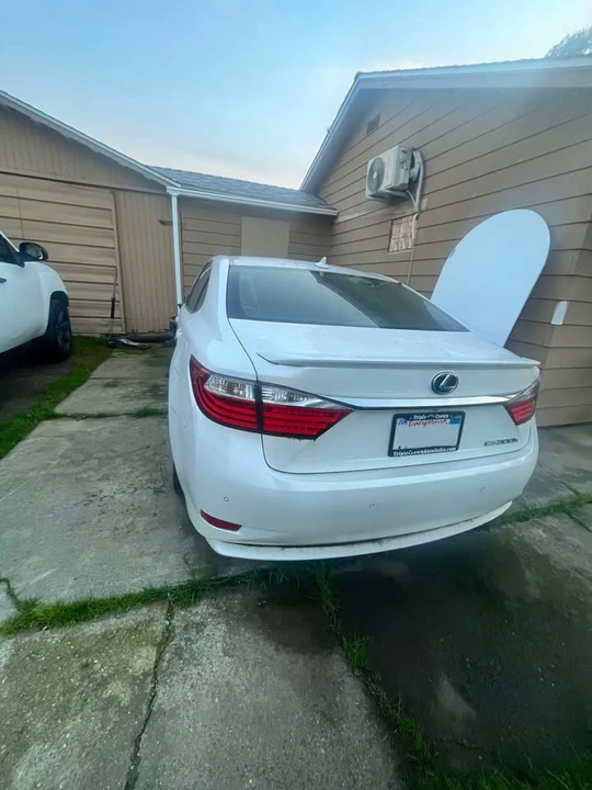 2014 Lexus ES 6th Gen - Image 3 of 9