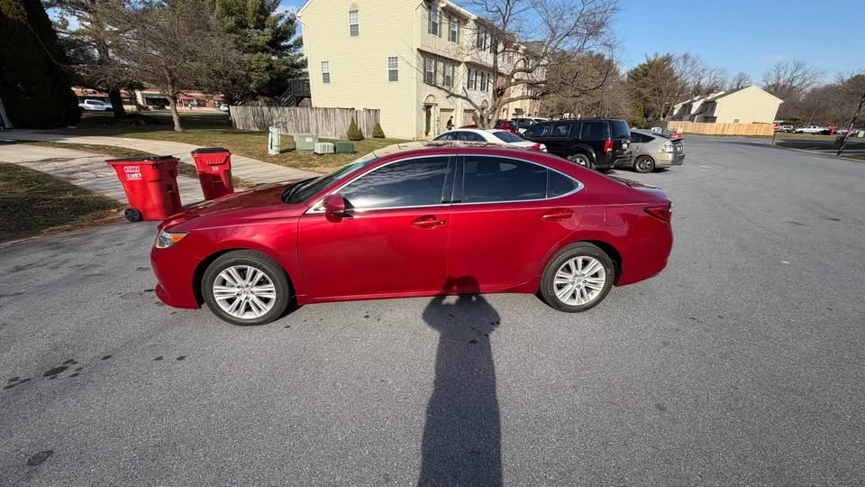 2014 Lexus ES 6th Gen - Image 2 of 8