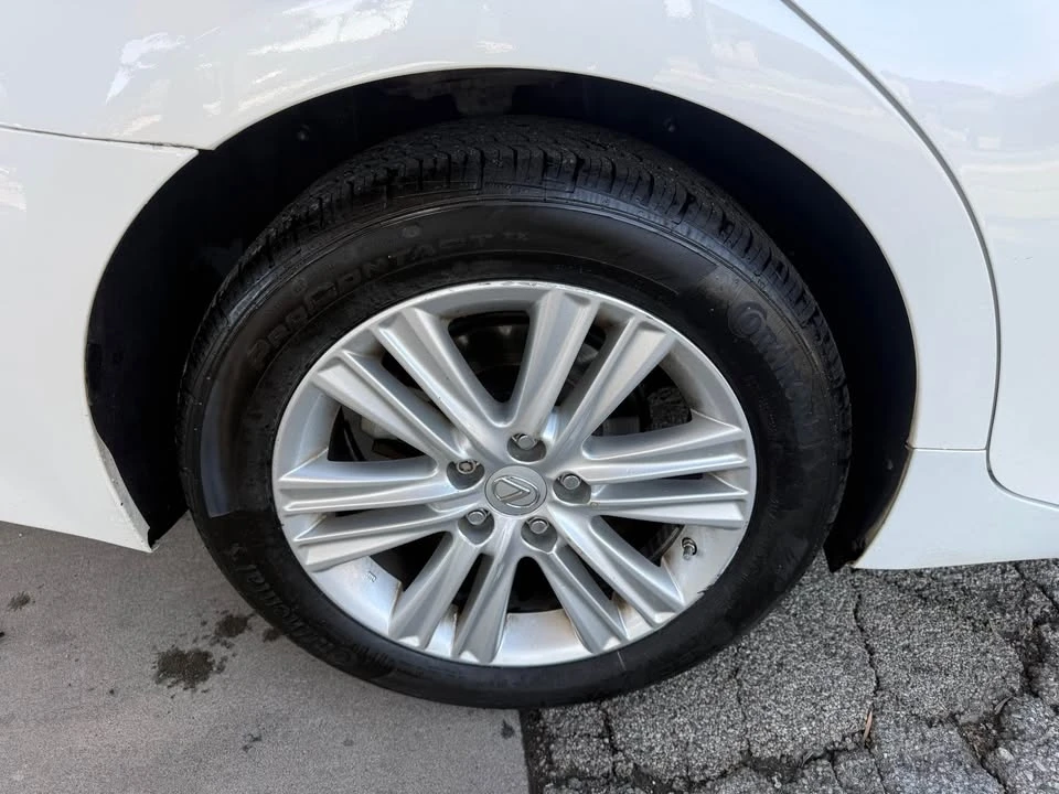2014 Lexus ES 6th Gen - Image 16 of 16