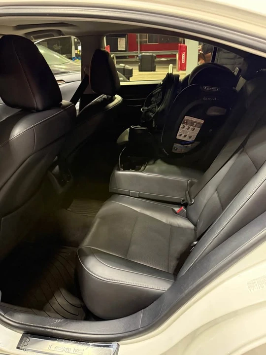 2014 Lexus ES 6th Gen - Image 8 of 13
