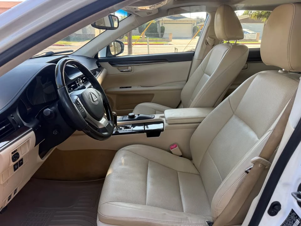 2014 Lexus ES 6th Gen - Image 7 of 16