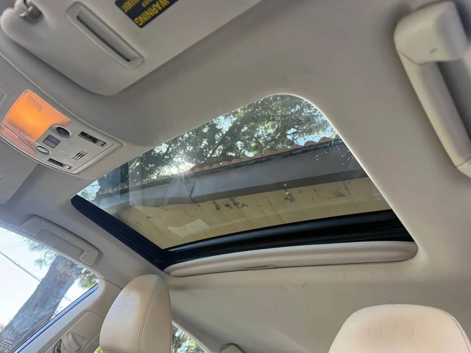 2014 Lexus ES 6th Gen - Image 14 of 16