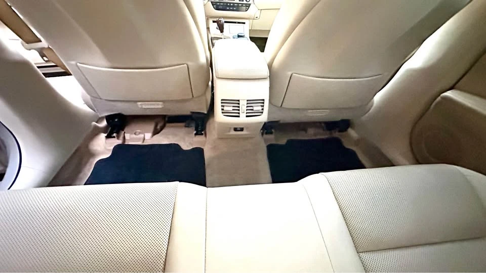 2014 Lexus ES 6th Gen - Image 18 of 20