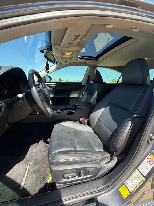 2014 Lexus ES 6th Gen - Image 6 of 8