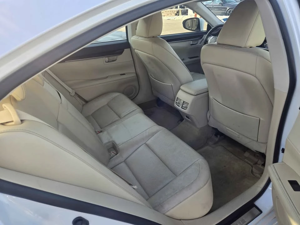 2014 Lexus ES 6th Gen - Image 14 of 18