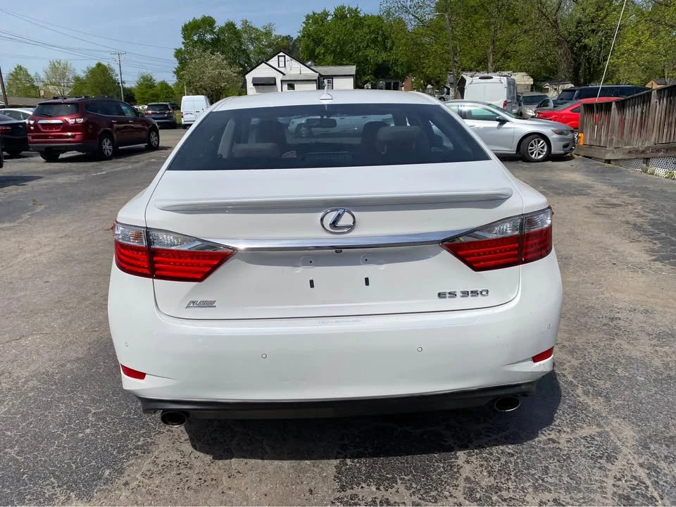 2014 Lexus ES 6th Gen - Image 7 of 20