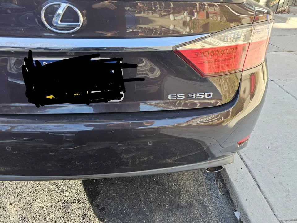2014 Lexus ES 6th Gen - Image 6 of 13