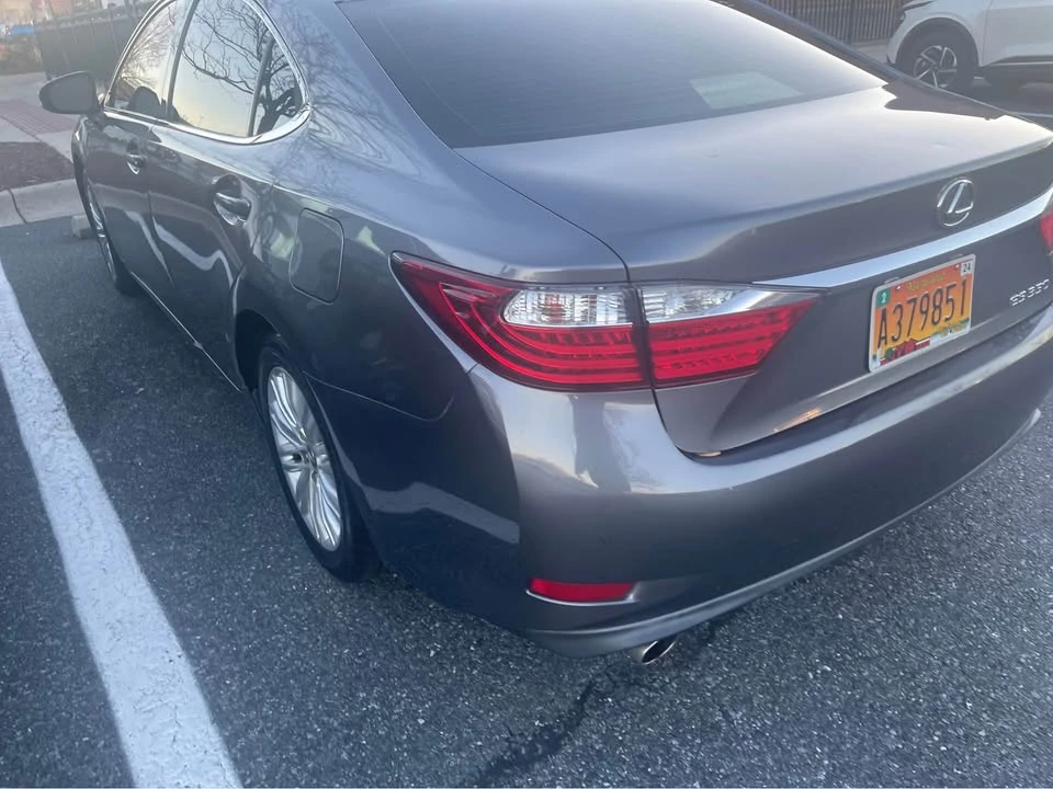 2014 Lexus ES 6th Gen - Image 2 of 5