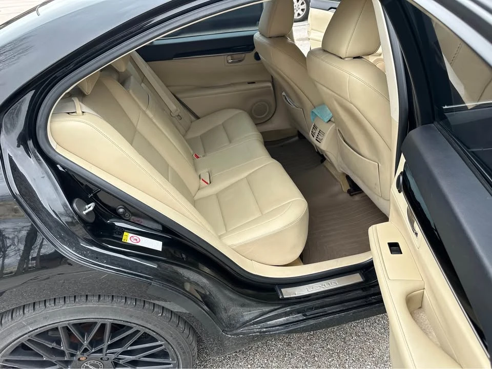 2014 Lexus ES 6th Gen - Image 10 of 14