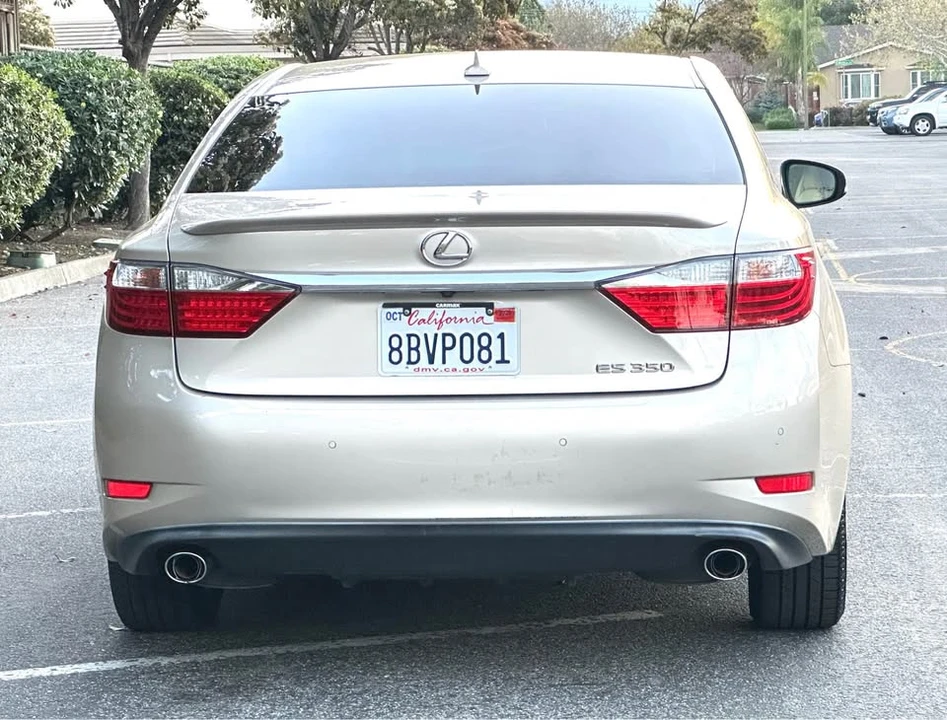 2014 Lexus ES 6th Gen - Image 8 of 20