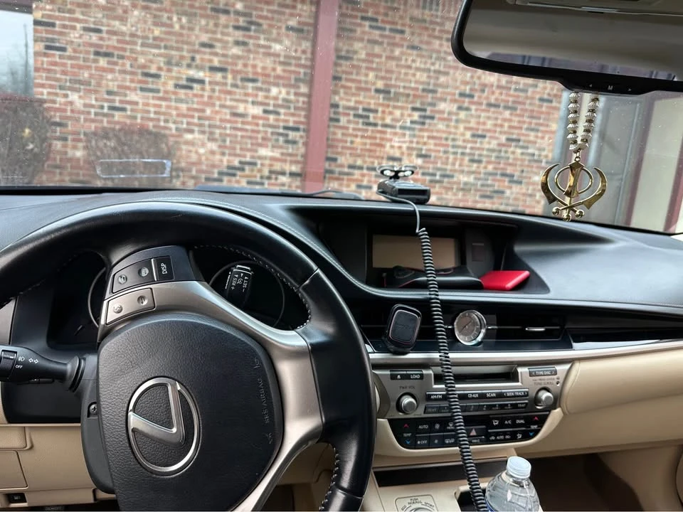 2014 Lexus ES 6th Gen - Image 6 of 14