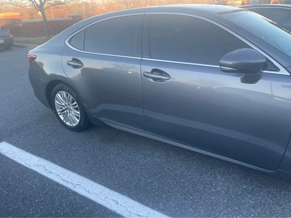 2014 Lexus ES 6th Gen - Image 3 of 5
