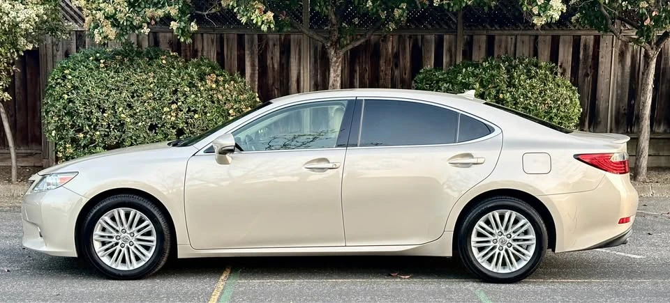 2014 Lexus ES 6th Gen - Image 7 of 20