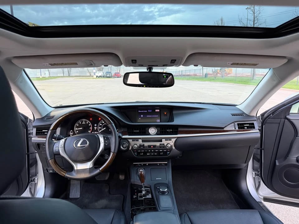 2014 Lexus ES 6th Gen - Image 11 of 16