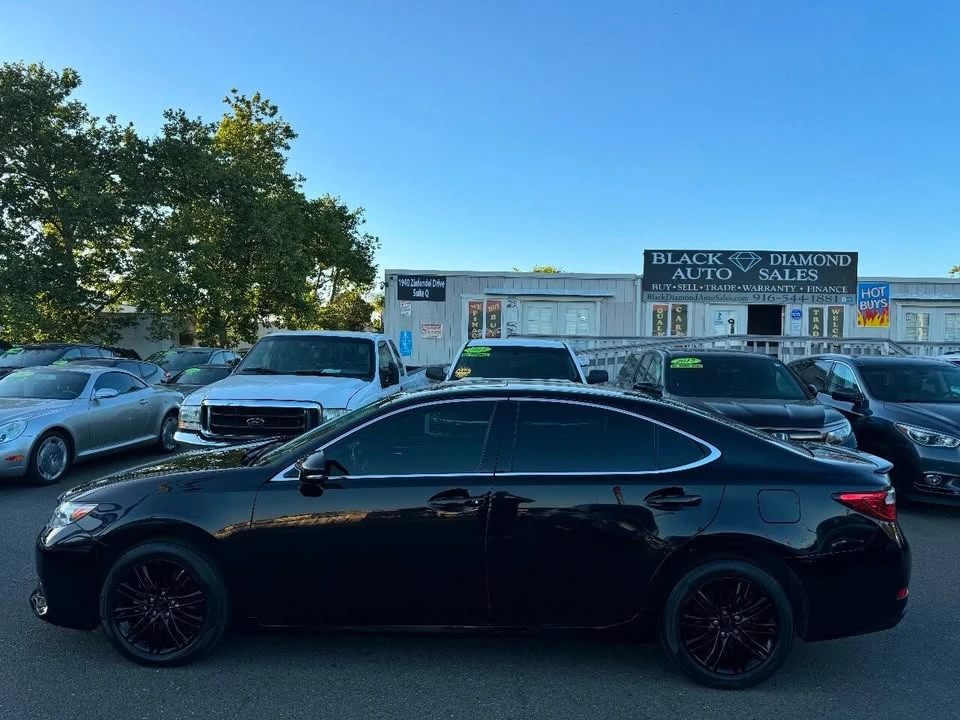 2014 Lexus ES 6th Gen - Image 8 of 19