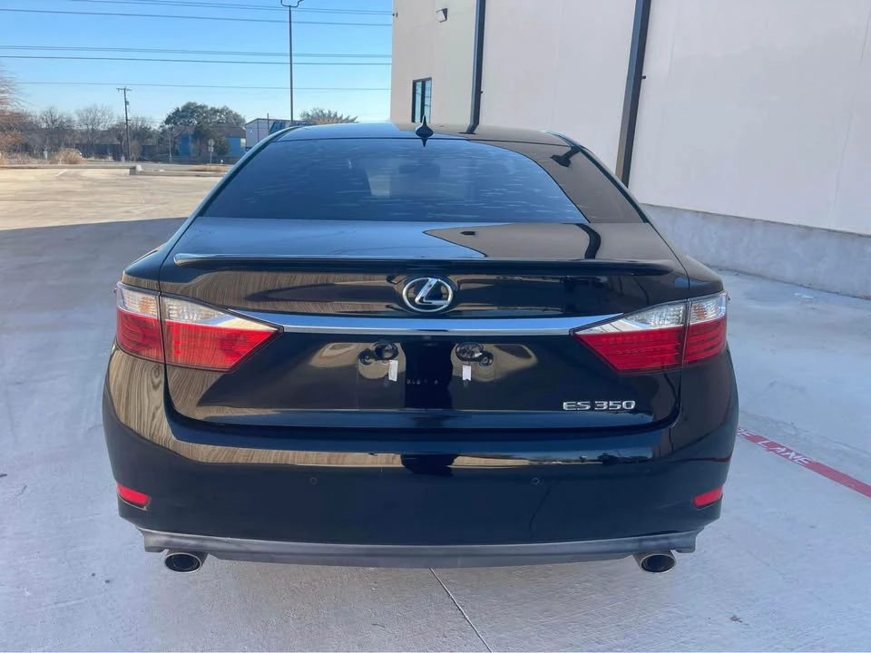 2014 Lexus ES 6th Gen - Image 3 of 15
