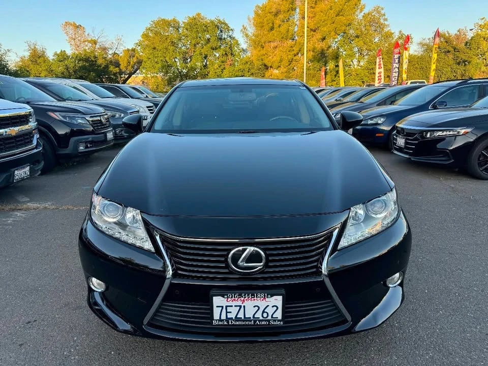2014 Lexus ES 6th Gen - Image 2 of 19