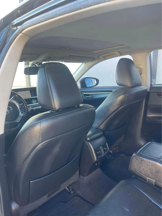 2014 Lexus ES 6th Gen - Image 9 of 15