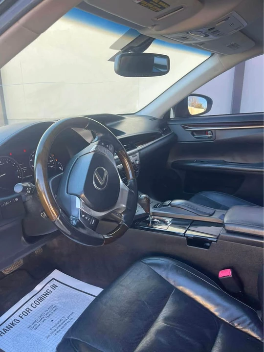 2014 Lexus ES 6th Gen - Image 15 of 15