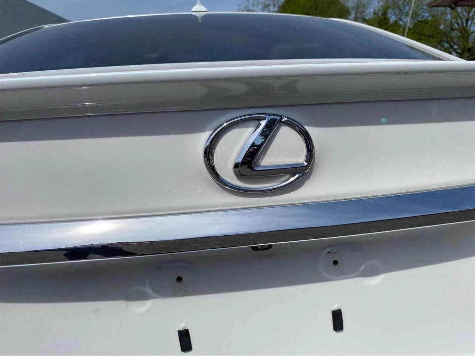 2014 Lexus ES 6th Gen - Image 19 of 20