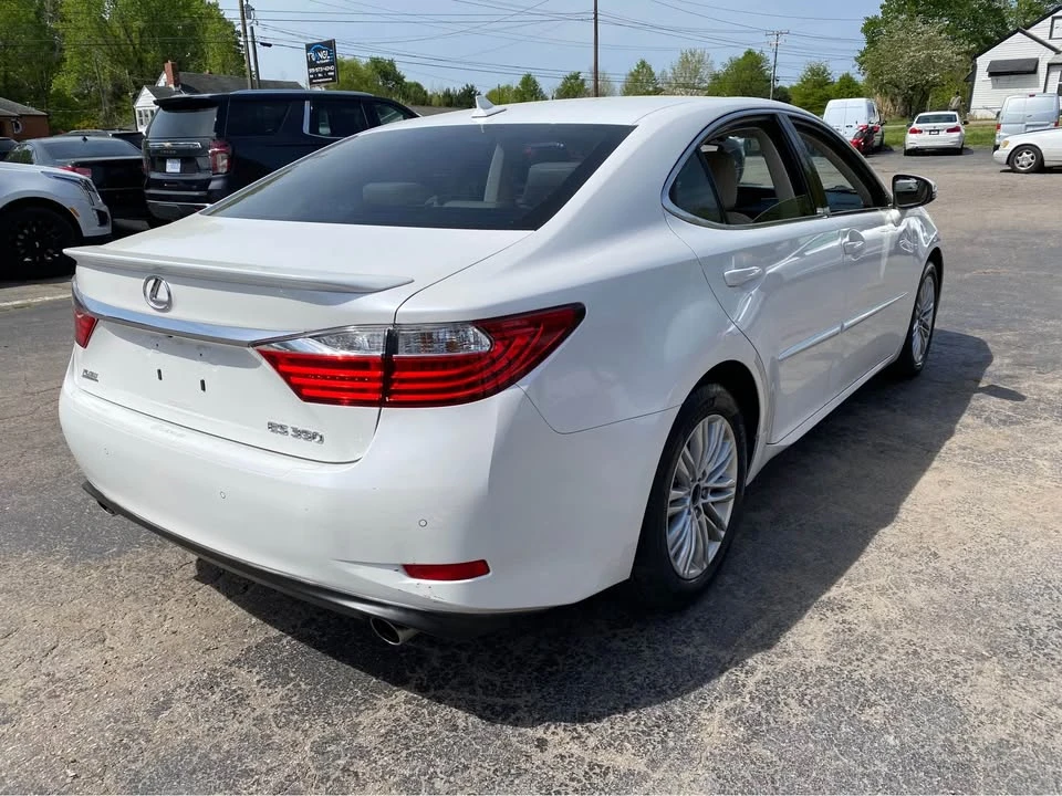 2014 Lexus ES 6th Gen - Image 6 of 20