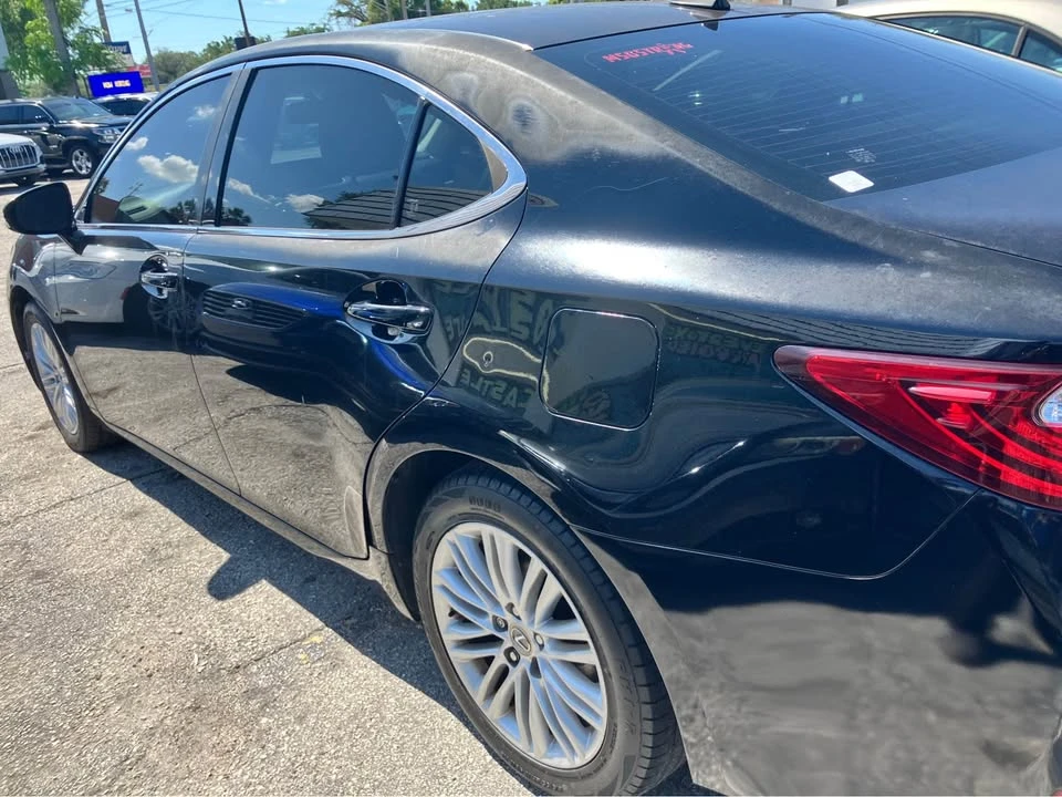 2014 Lexus ES 6th Gen - Image 9 of 9