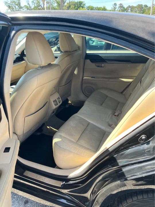 2014 Lexus ES 6th Gen - Image 7 of 9