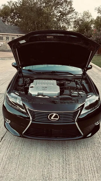 2014 Lexus ES 6th Gen - Image 6 of 10
