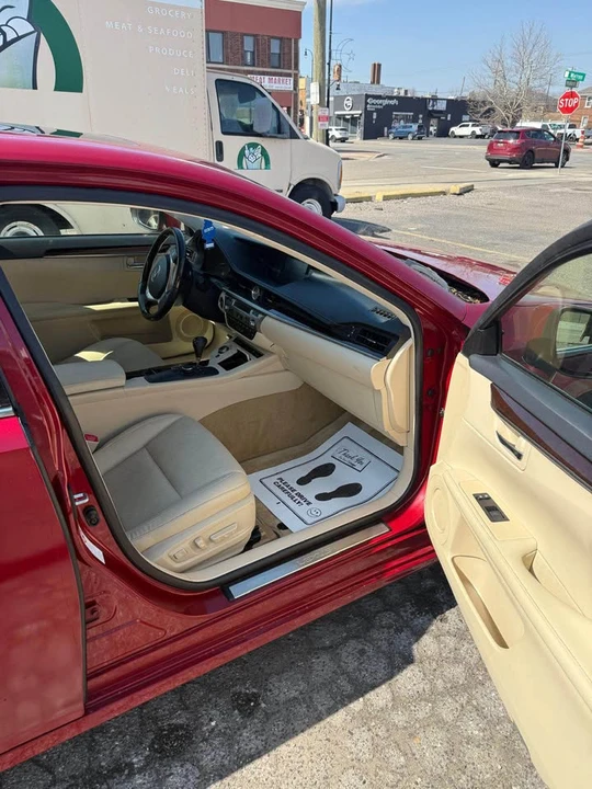 2014 Lexus ES 6th Gen - Image 9 of 13
