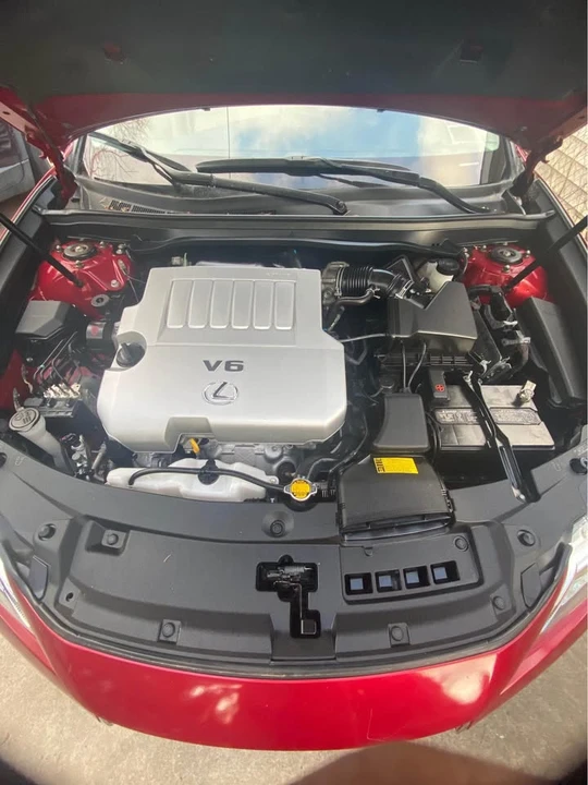2014 Lexus ES 6th Gen - Image 11 of 13