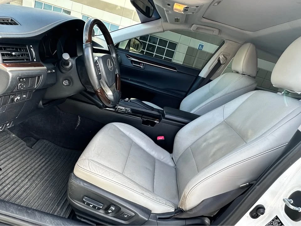 2014 Lexus ES 6th Gen - Image 15 of 19