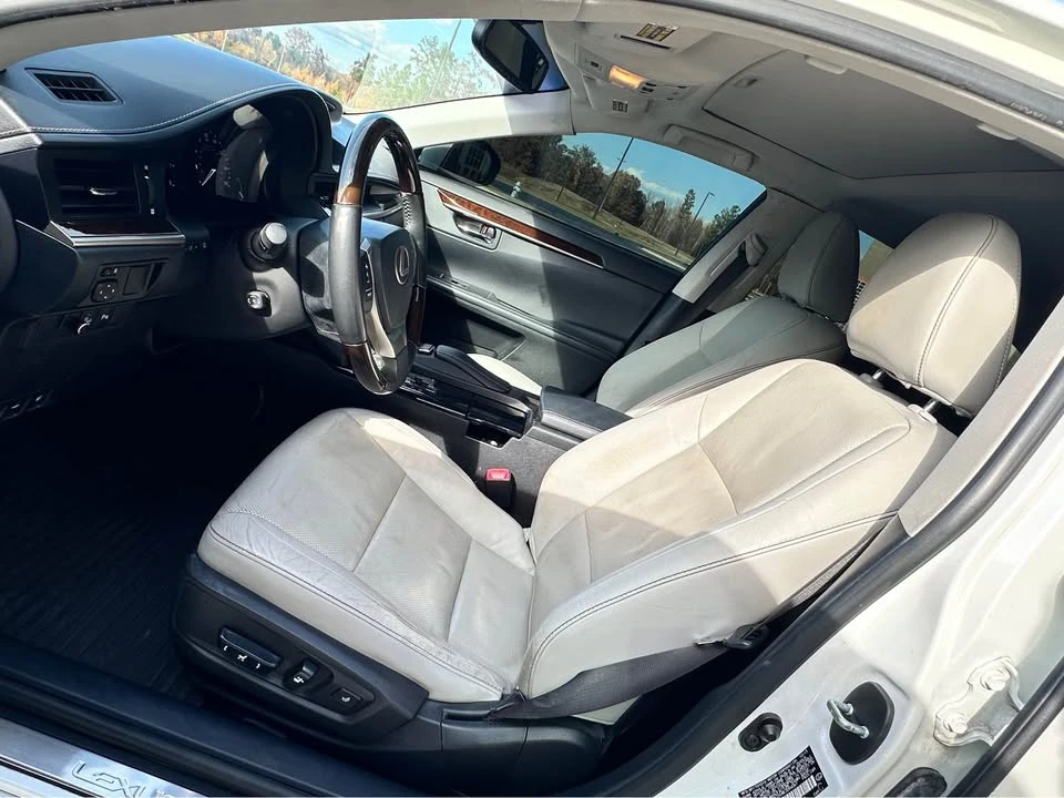 2014 Lexus ES 6th Gen - Image 9 of 19