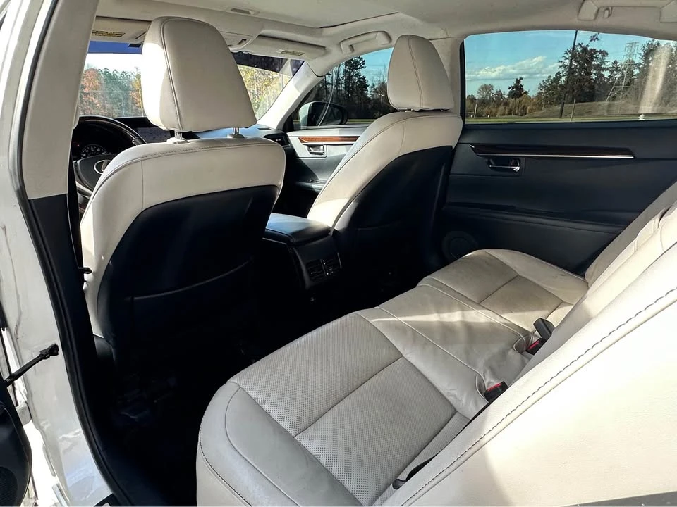 2014 Lexus ES 6th Gen - Image 11 of 19