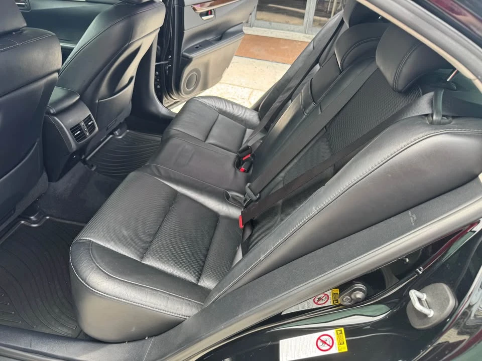 2014 Lexus ES 6th Gen - Image 8 of 12