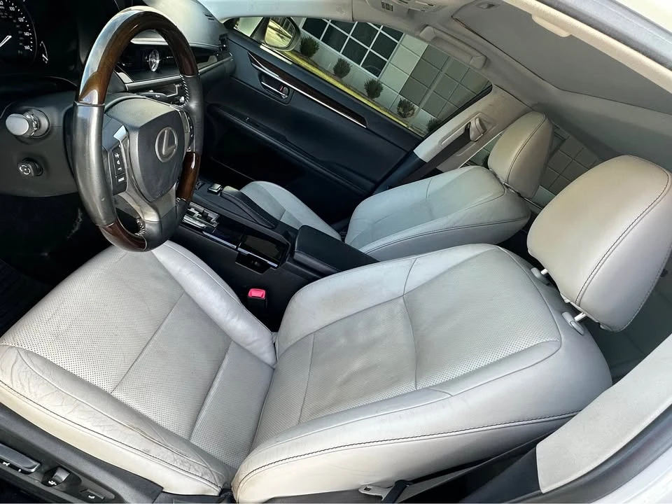 2014 Lexus ES 6th Gen - Image 14 of 19