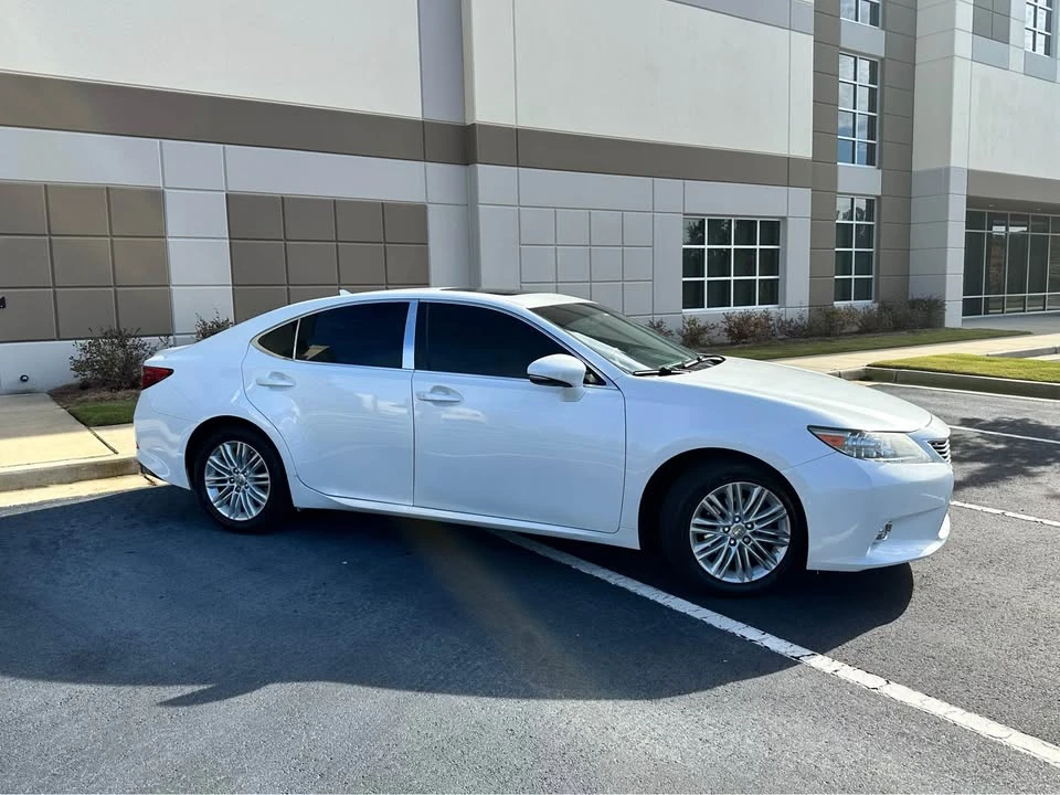 2014 Lexus ES 6th Gen - Image 4 of 19