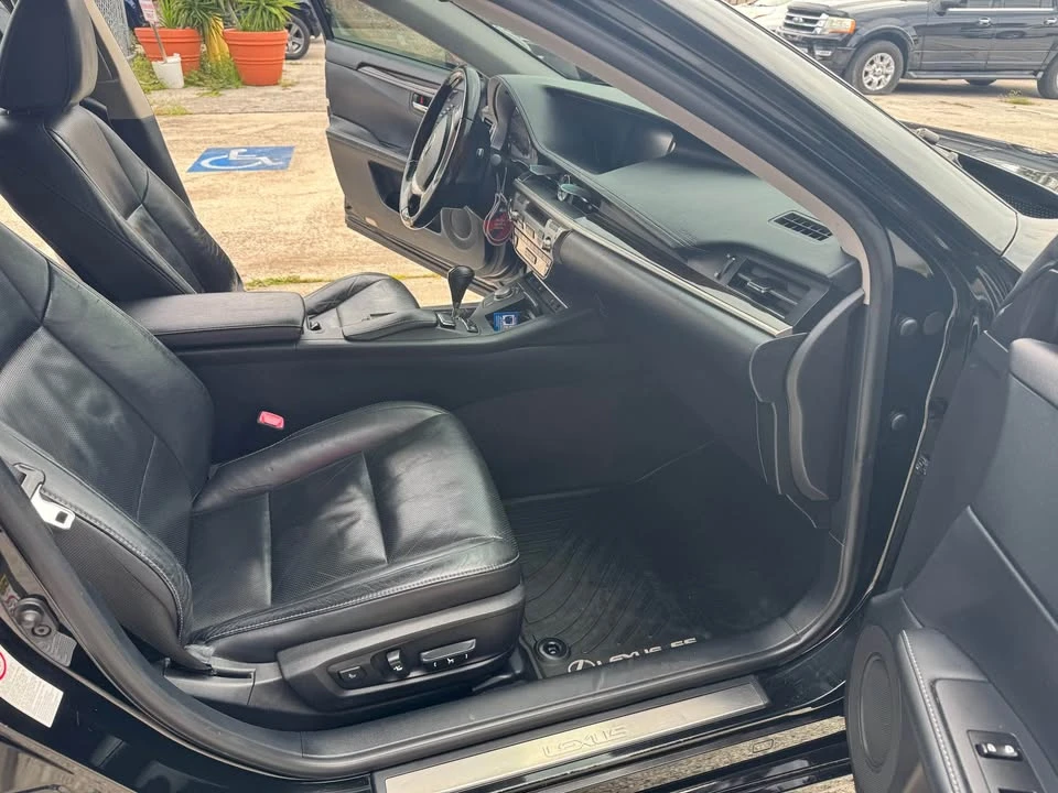 2014 Lexus ES 6th Gen - Image 11 of 12