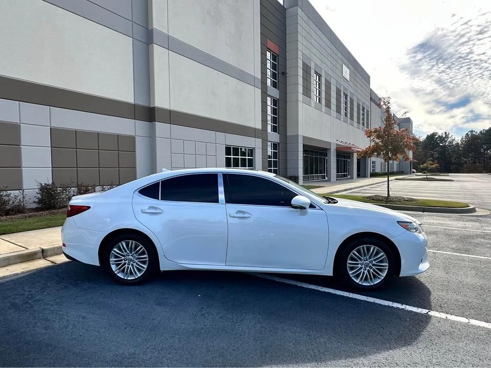 2014 Lexus ES 6th Gen - Image 6 of 19