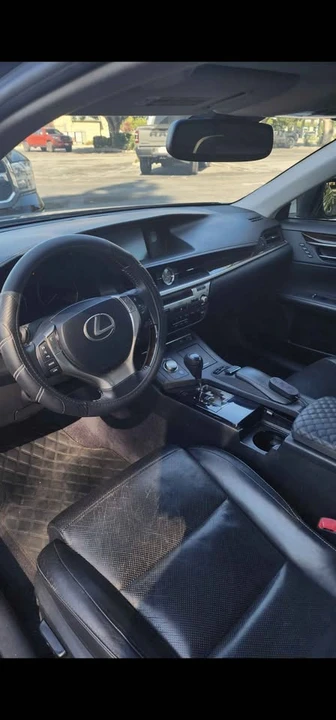2014 Lexus ES 6th Gen - Image 5 of 5