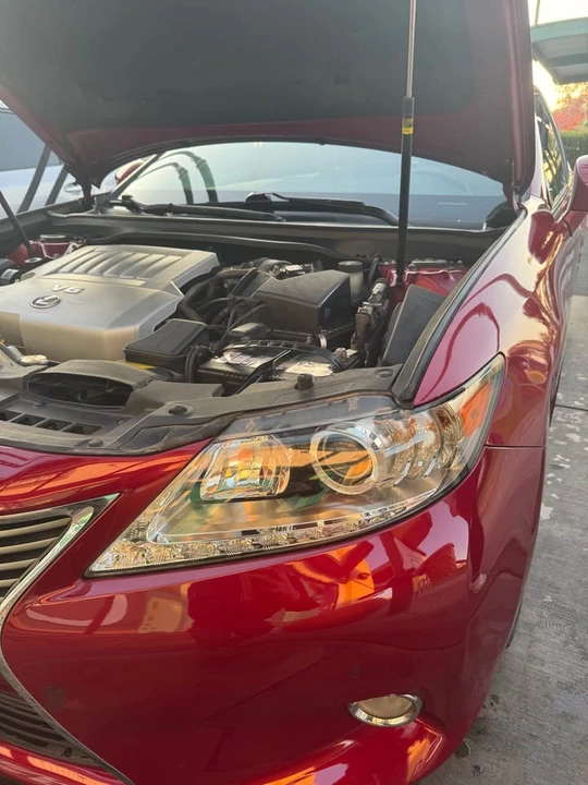 2014 Lexus ES 6th Gen - Image 14 of 19