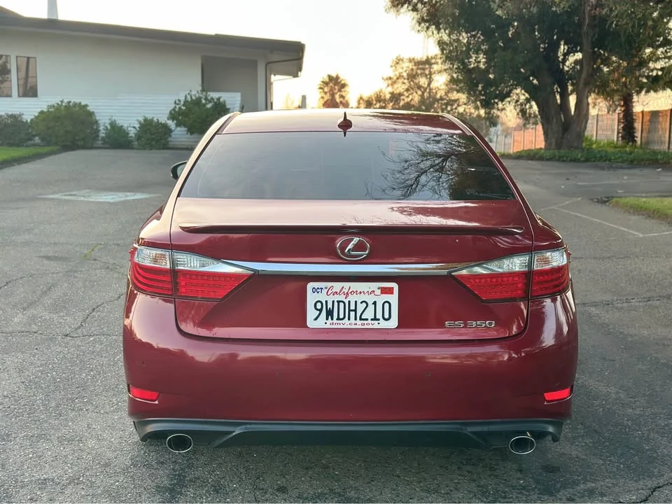 2014 Lexus ES 6th Gen - Image 2 of 19