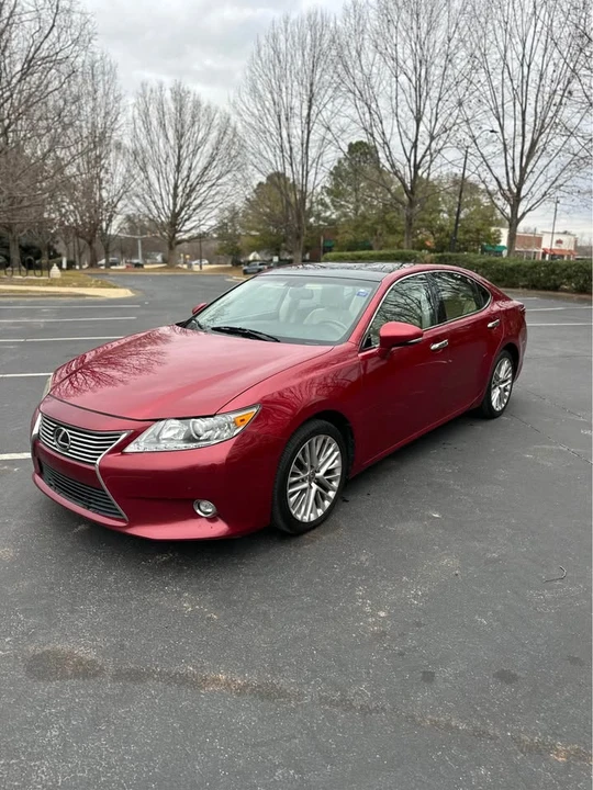 2014 Lexus ES 5th Gen - Image 2 of 16